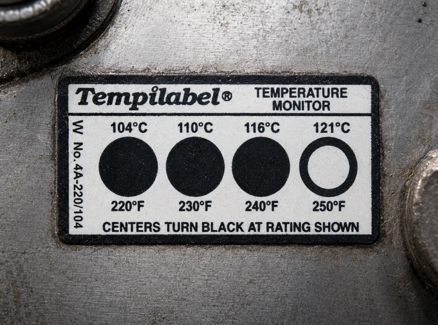 Tempilabel® đổi màu không thể đảo ngược khi đạt nhiệt độ